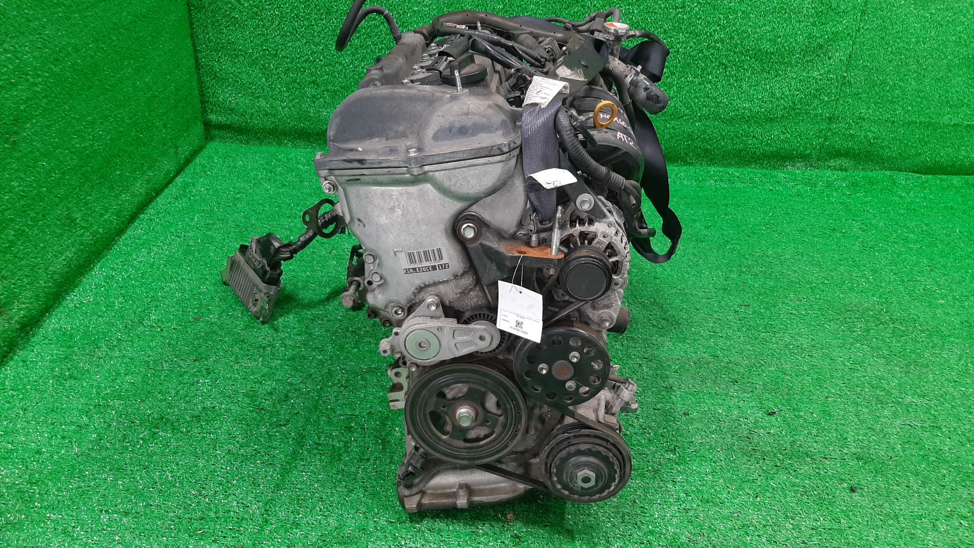 Двигатель TOYOTA PROBOX, COROLLA FIELDER, PORTE, SUCCEED, SPADE, COROLLA  AXIO NCP160V, NZE161G, NCP141, NZE161 1NZ-FE ELECTRO 2 ракурс
