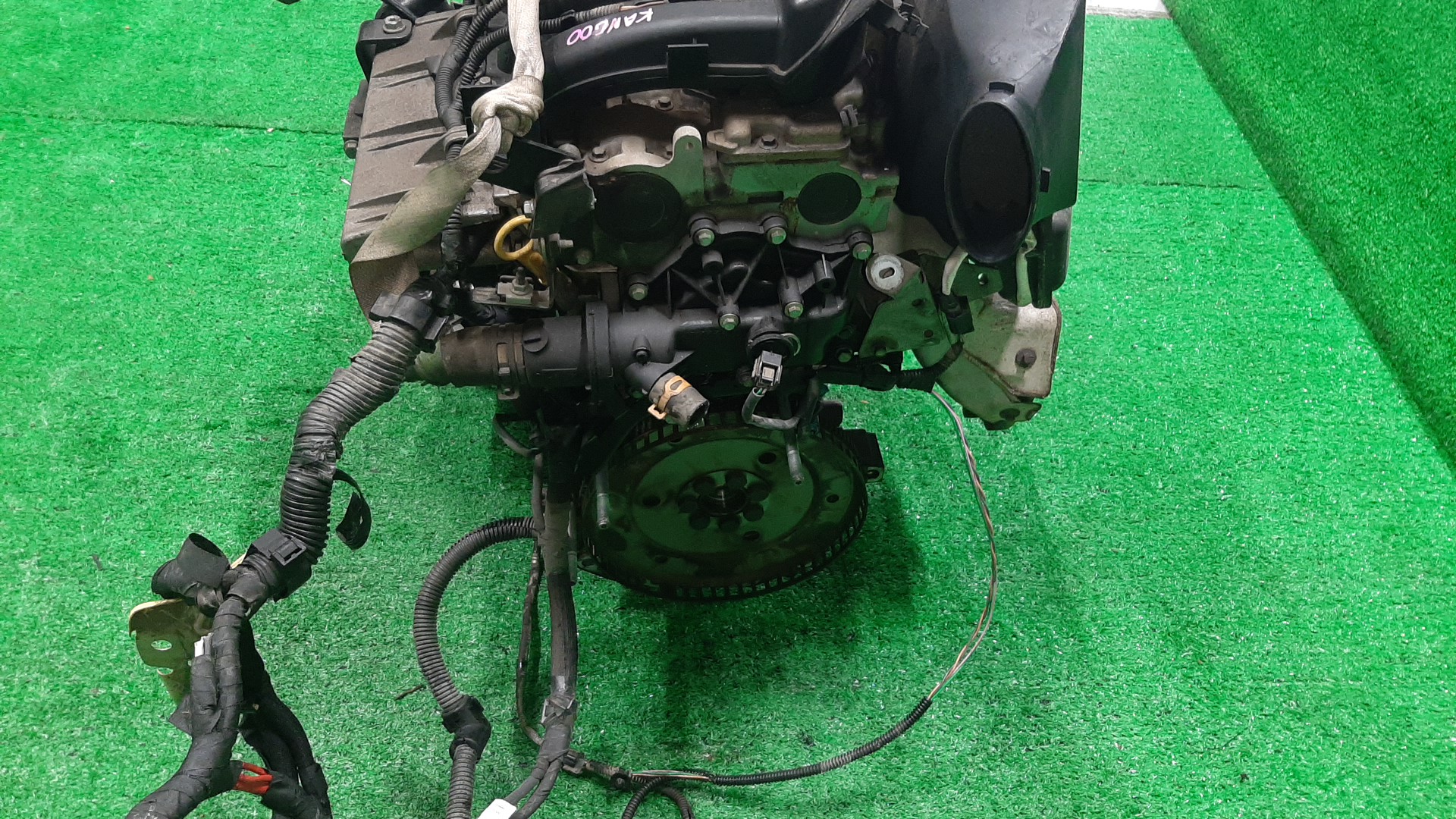 Двигатель RENAULT KANGOO KW0D, KW0 K4M835, K4MZ835 K4MZ835 5 ракурс