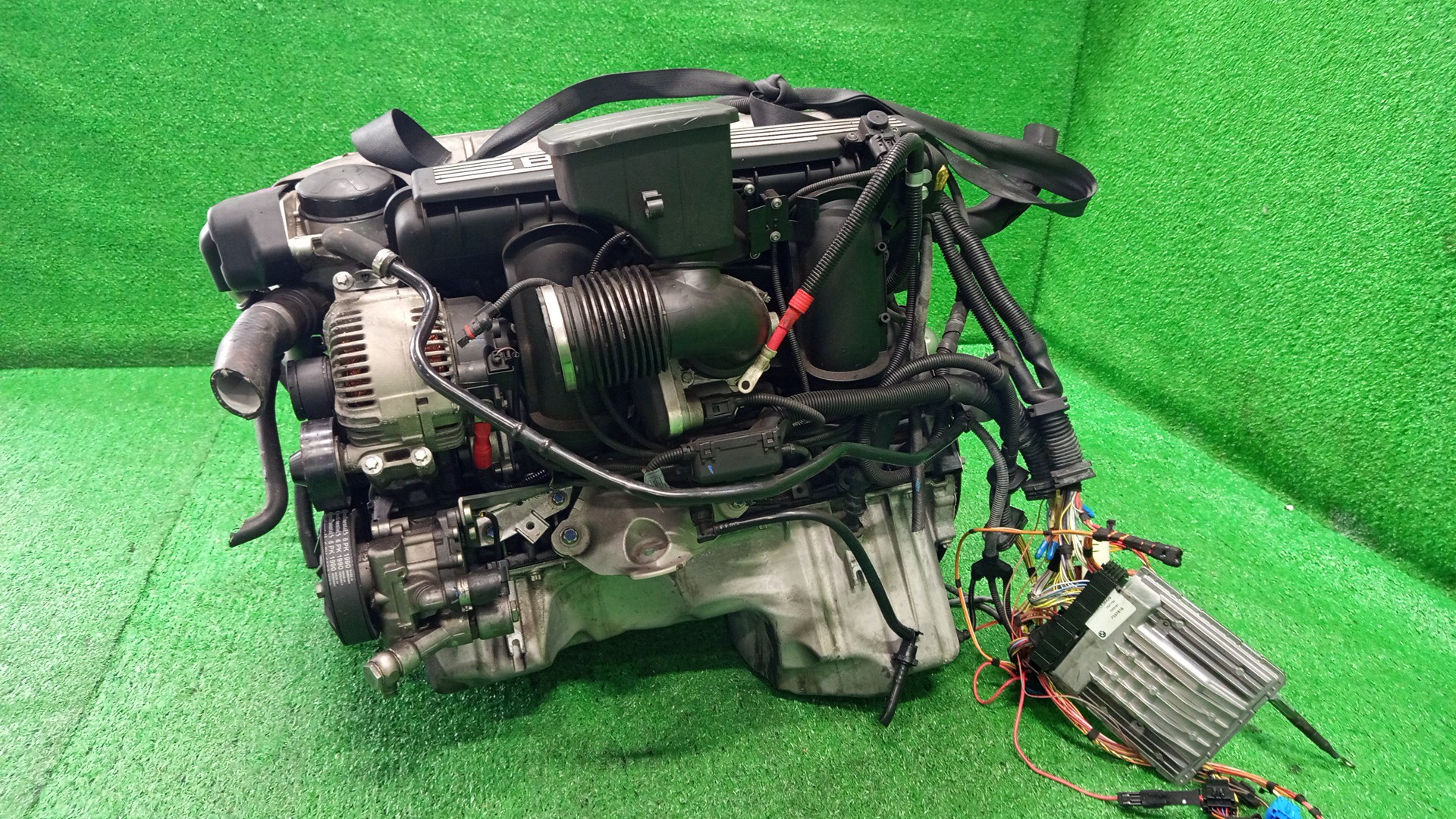 Двигатель BMW 5-Series, 3-Series, X3, 323i, 325i, 525i E61, E60, E90, E91, E93, E92, E83 N52B25AF N52B25AF 4 ракурс