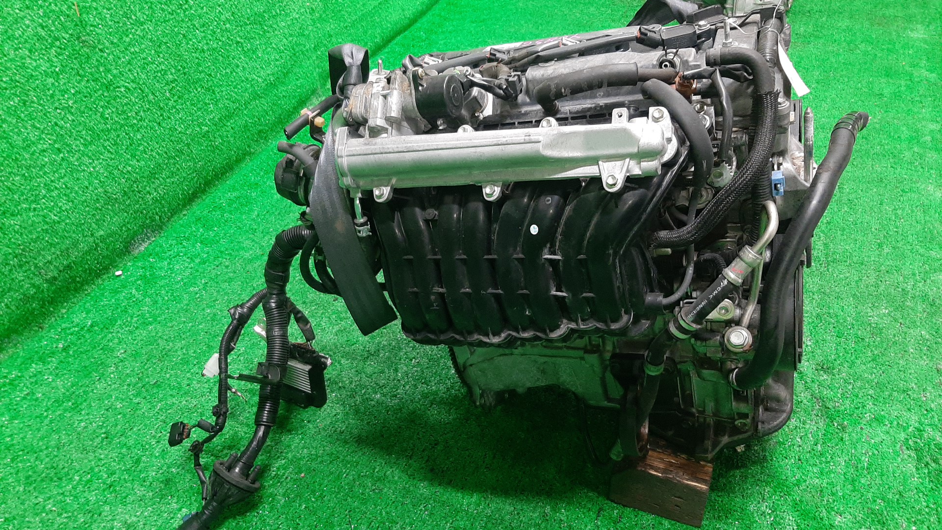 Двигатель TOYOTA AVENSIS AZT250 1AZ-FSE 5526297 3 ракурс
