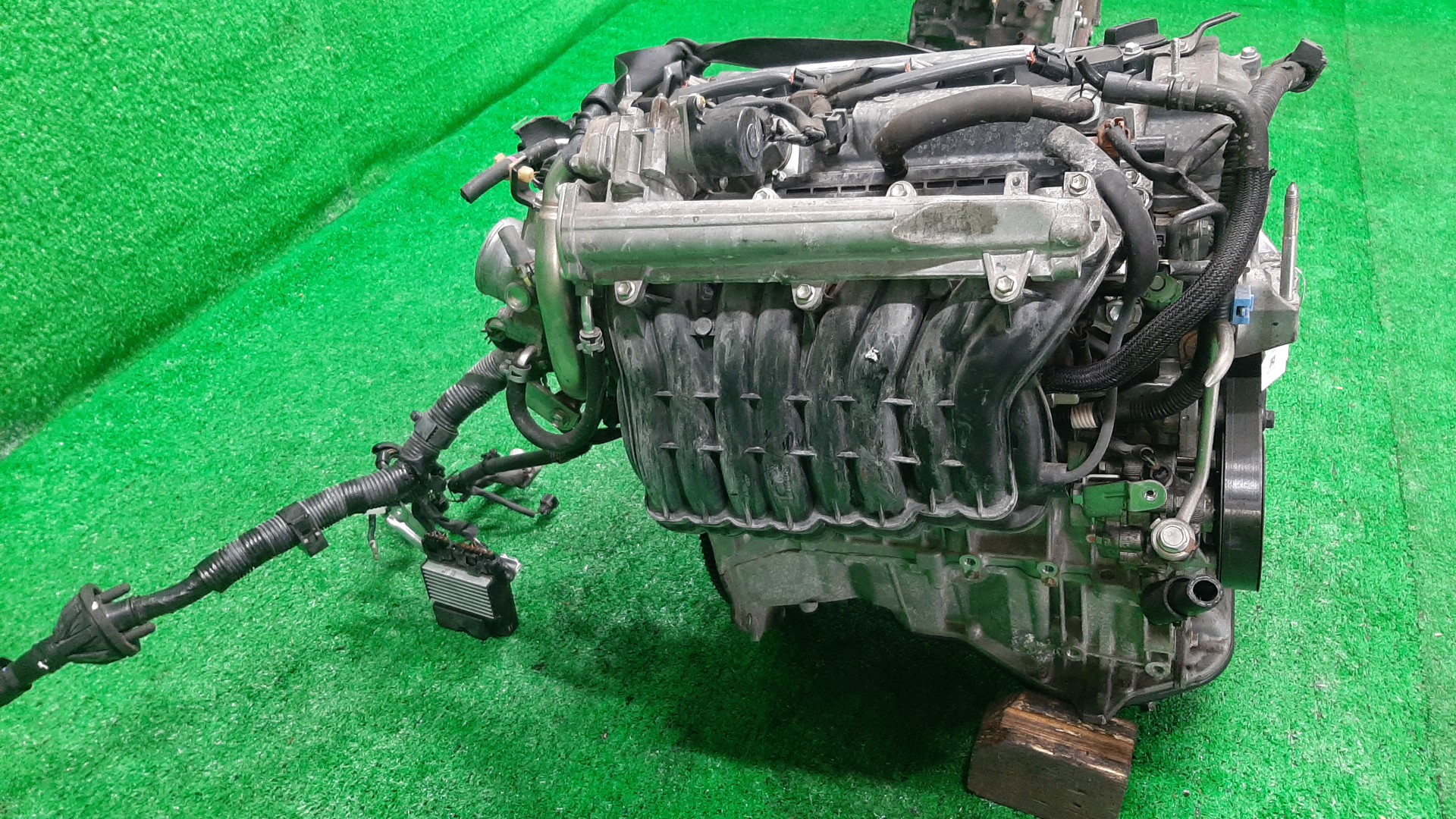Двигатель TOYOTA AVENSIS AZT250 1AZ-FSE 5681371 3 ракурс