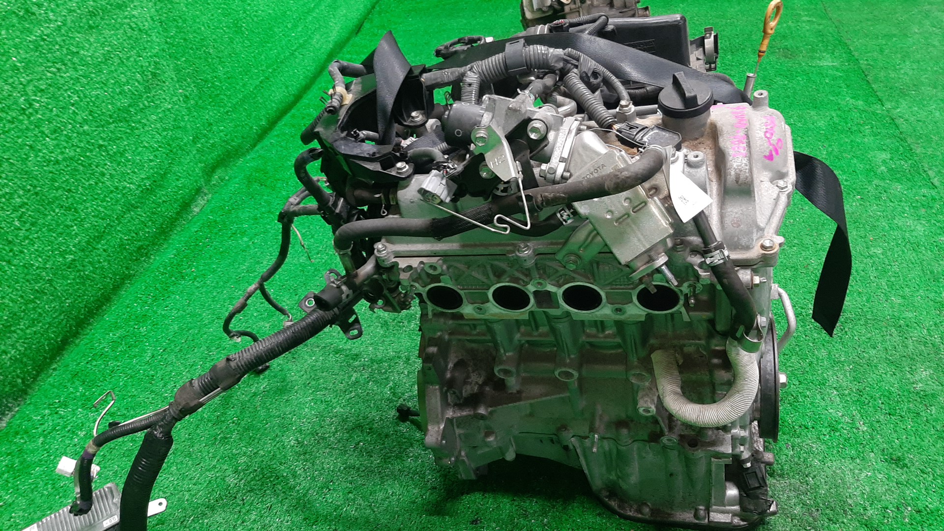 Двигатель TOYOTA AQUA NHP10 1NZ-FXE 7575540 3 ракурс Двигатель TOYOTA AQUA NHP10 1NZ-FXE 7575540 3 ракурс