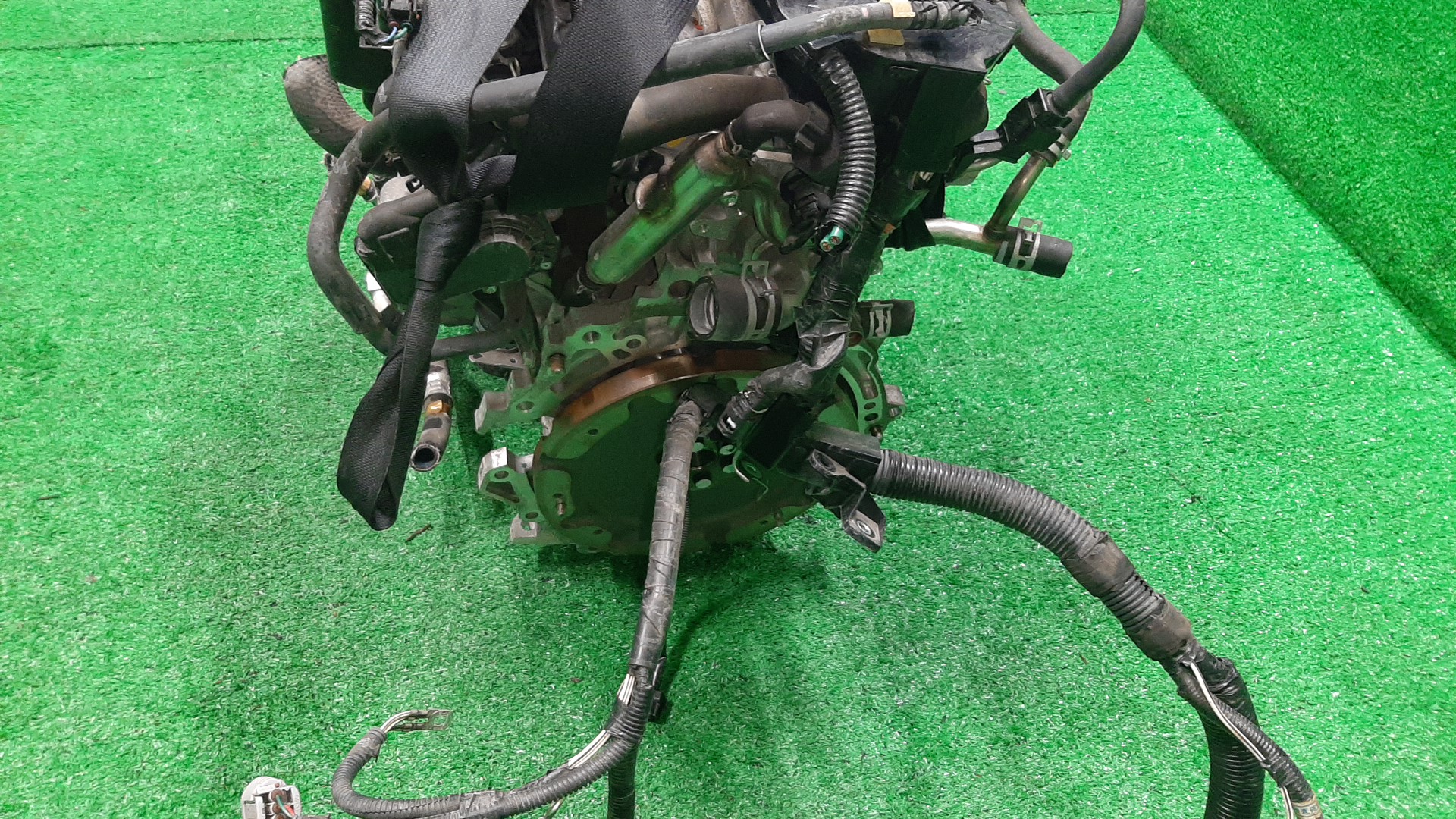 Двигатель TOYOTA AQUA NHP10 1NZ-FXE 7575540 5 ракурс Двигатель TOYOTA AQUA NHP10 1NZ-FXE 7575540 5 ракурс