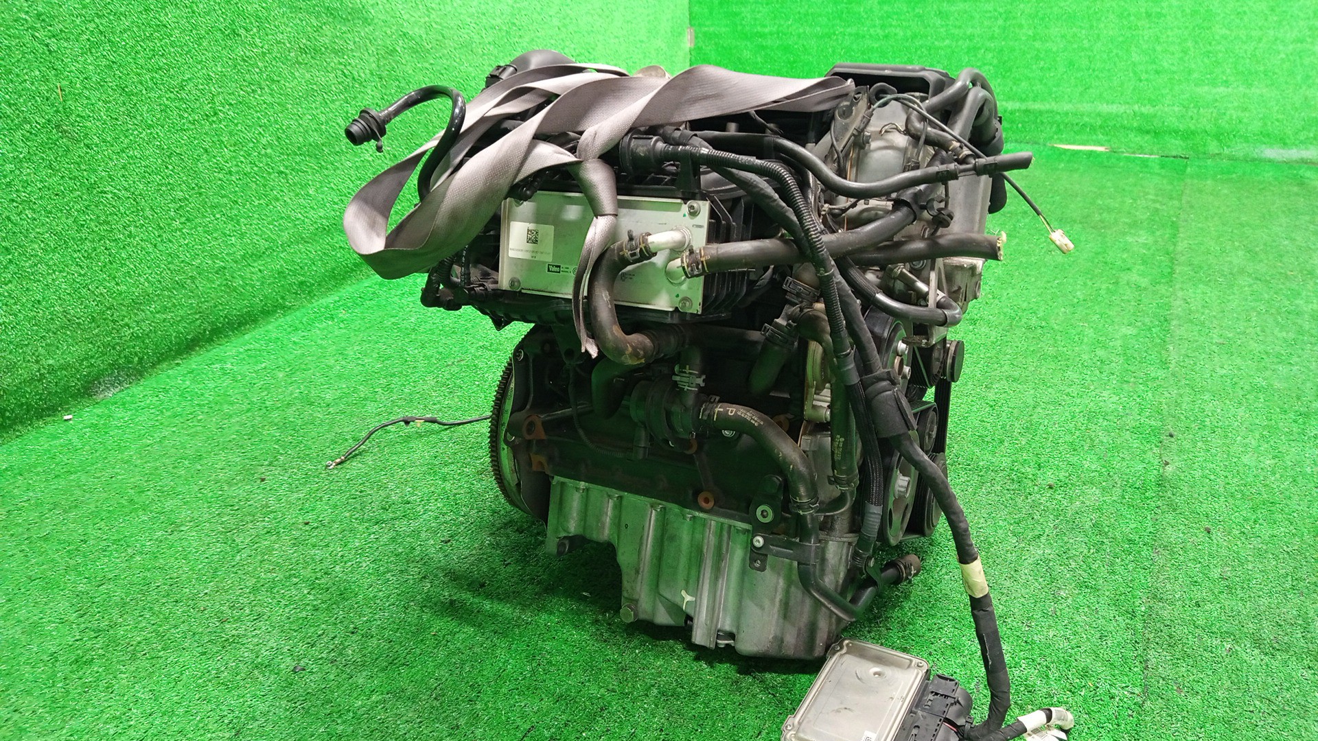 Двигатель VOLKSWAGEN GOLF, JETTA, GOLF PLUS, PASSAT, A1 1F, 5K1, MK6, MK5, 1K5, 1K1, A5, 1K2, 5M1, 3CCAX, 3C2, 3C, B6, 3C5, 362, 365, B7, 8X1 CAXA, CAX 069299 3 ракурс