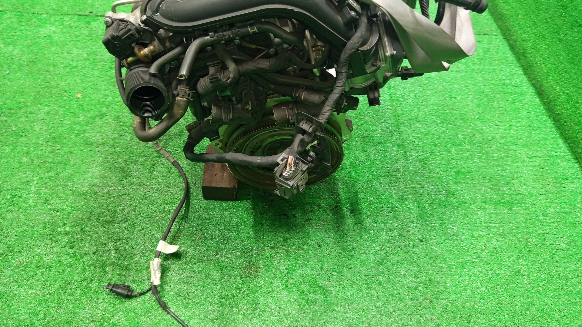 Двигатель VOLKSWAGEN GOLF, JETTA, GOLF PLUS, PASSAT, A1 1F, 5K1, MK6, MK5, 1K5, 1K1, A5, 1K2, 5M1, 3CCAX, 3C2, 3C, B6, 3C5, 362, 365, B7, 8X1 CAXA, CAX 069299 5 ракурс