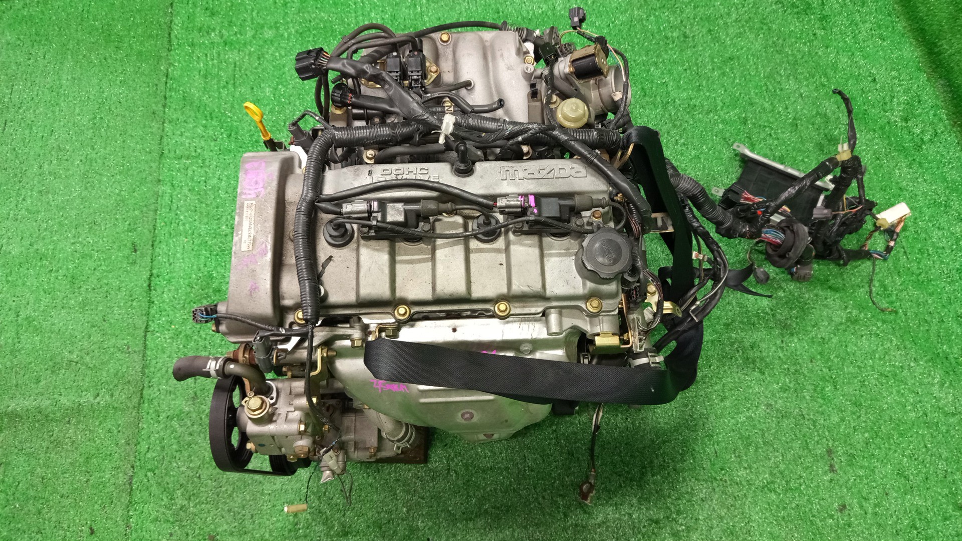 Двигатель MAZDA PREMACY CP8W FP-DE 738996 1 ракурс