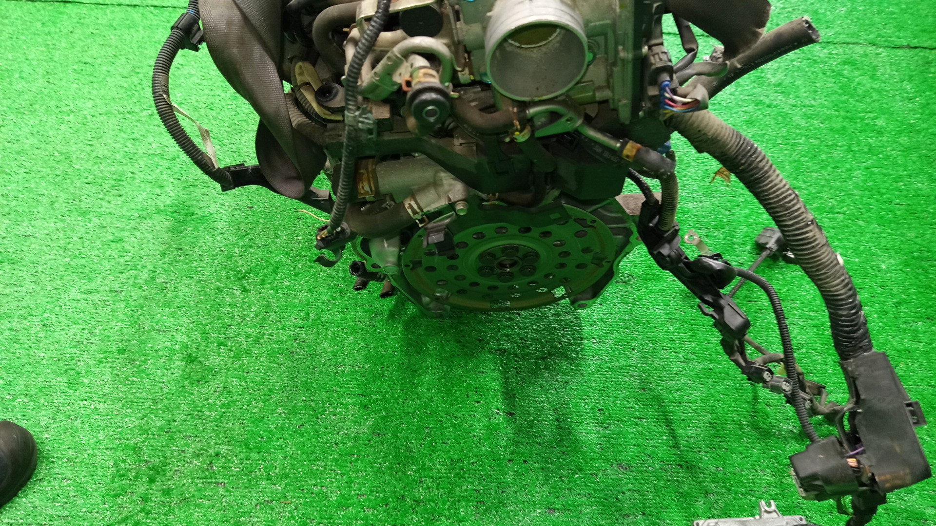Двигатель HONDA FIT GE6 L13A 2MOD 5 ракурс