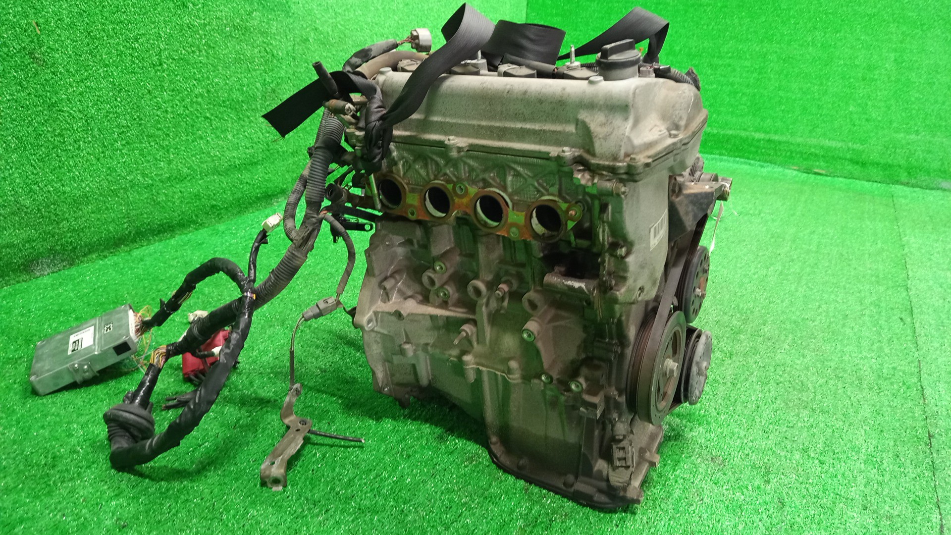 Двигатель TOYOTA FUNCARGO, IST, PLATZ, RAUM, VITZ, PROBOX, BB, PORTE, SIENTA, SUCCEED, WILL CYPHA NCP25, NCP65, NCP16, NCZ25, NCP15, NCP55V, NCP59G, NCP35, NNP15, NCP85G, NCP75 1NZ-FE B729612 3 ракурс