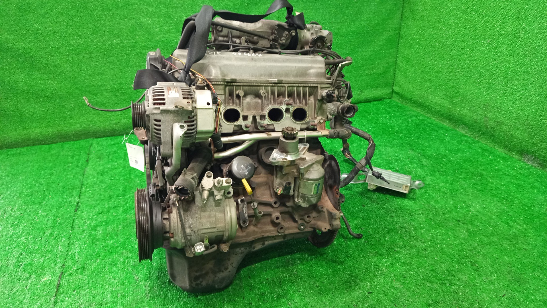 Двигатель TOYOTA CALDINA, CARINA, CORONA PREMIO ST215G, ST215, ST195G, ST198V 3S-FE KAT 4 ракурс