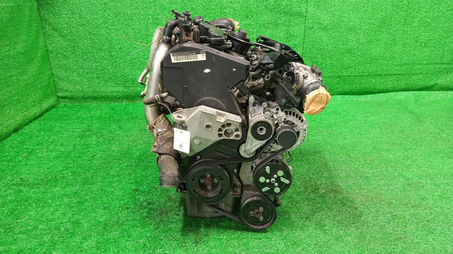 Двигатель VOLKSWAGEN BEETLE, GOLF, BORA, A3 9C1, 1J1, 1J, 1J2, 8L1 AWU, AUM, AGU, ARZ, ARX, AQA 710018 2 ракурс