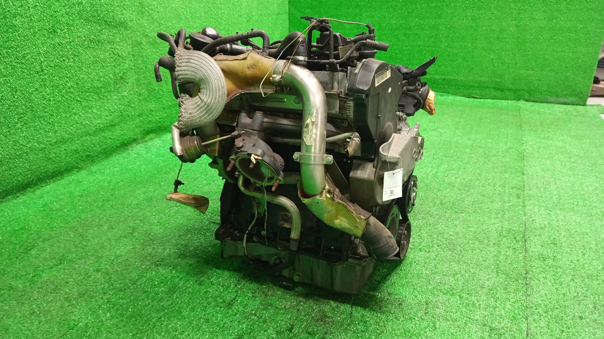 Двигатель VOLKSWAGEN BEETLE, GOLF, BORA, A3 9C1, 1J1, 1J, 1J2, 8L1 AWU, AUM, AGU, ARZ, ARX, AQA 710018 3 ракурс