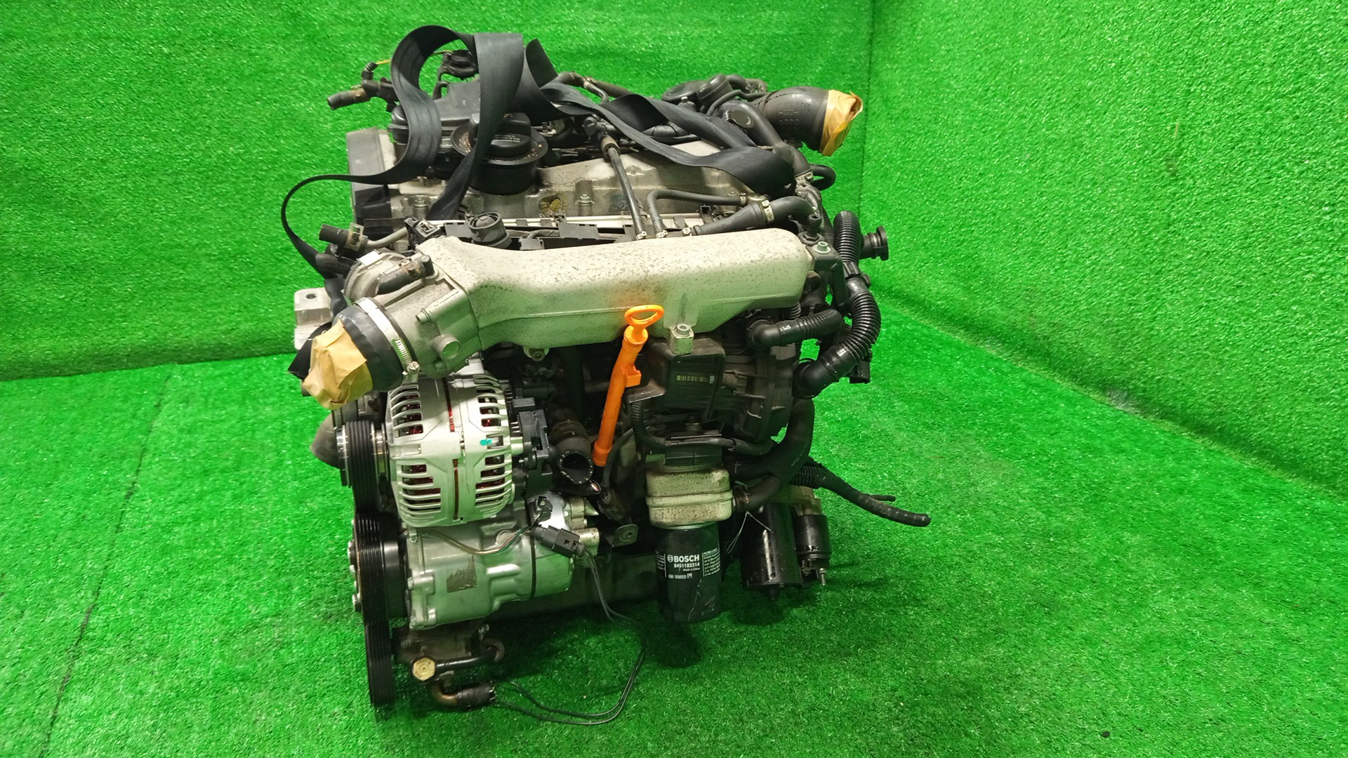 Двигатель VOLKSWAGEN BEETLE, GOLF, BORA, A3 9C1, 1J1, 1J, 1J2, 8L1 AWU, AUM, AGU, ARZ, ARX, AQA 710018 4 ракурс