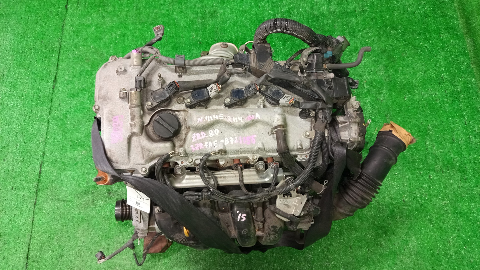 Двигатель TOYOTA NOAH, VOXY, ESQUIRE ZRR85W, ZRR80W, ZRR80G, ZRR85G 3ZR-FAE B721155 1 ракурс