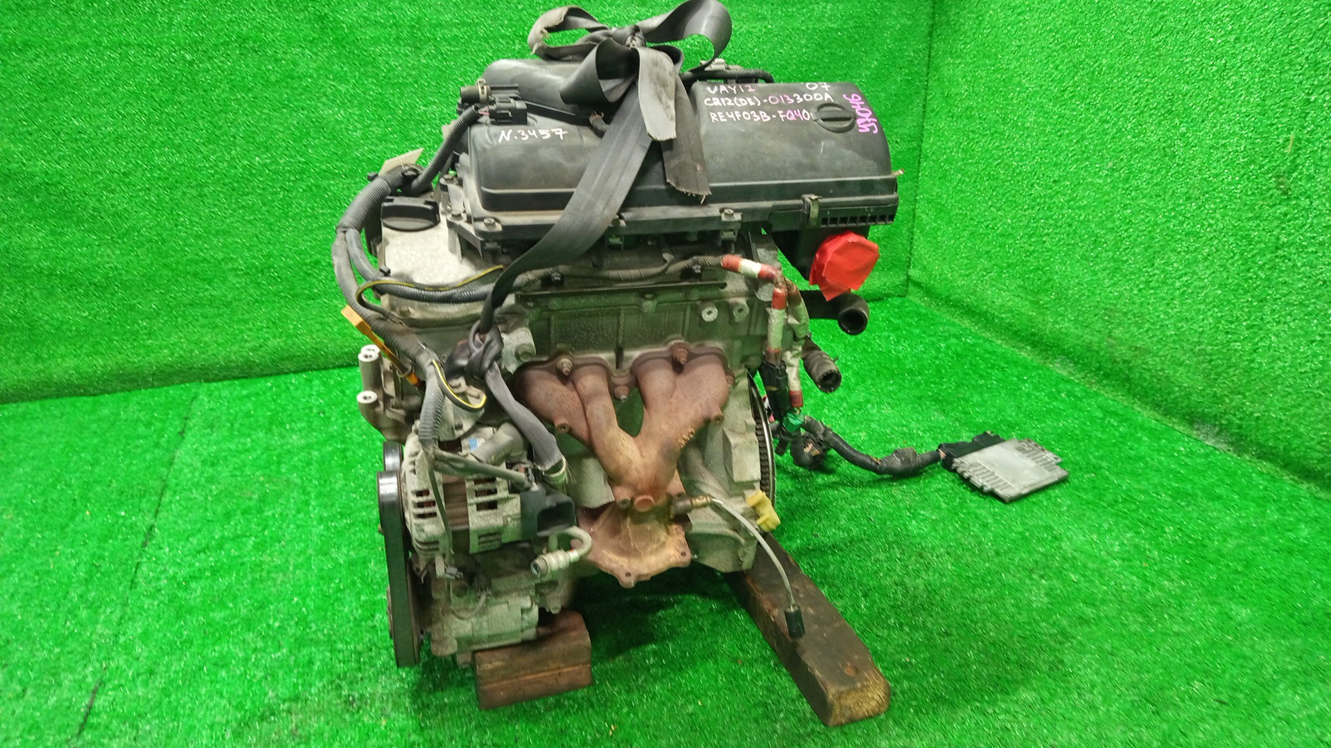 Двигатель NISSAN AD VAY12 CR12DE 013300A 4 ракурс Двигатель NISSAN AD VAY12 CR12DE 013300A 4 ракурс