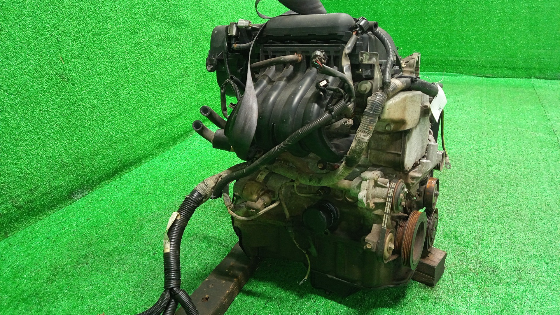 Двигатель NISSAN AD VAY12 CR12DE 148588A 3 ракурс Двигатель NISSAN AD VAY12 CR12DE 148588A 3 ракурс