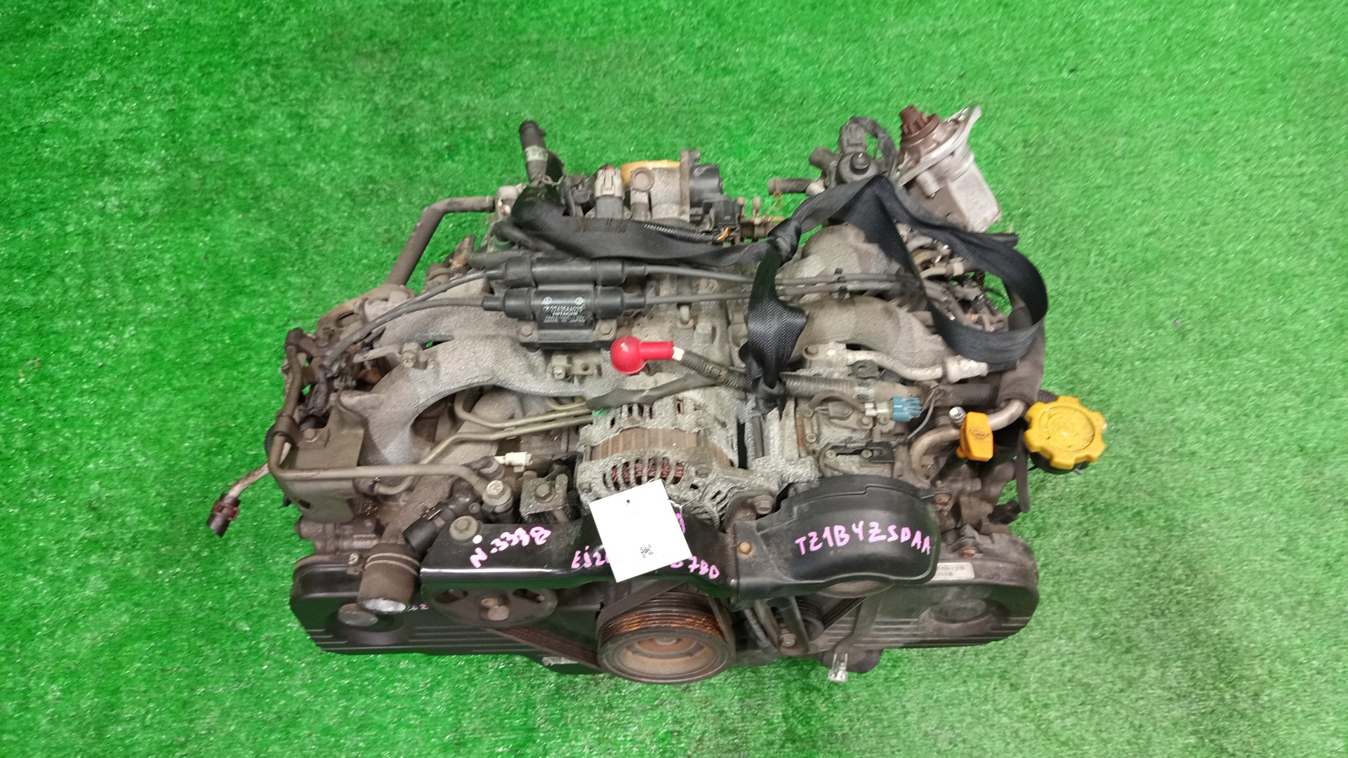 Двигатель SUBARU LEGACY BE5, BH5 EJ202 EJ202DXEAE 1 ракурс Двигатель SUBARU LEGACY BE5, BH5 EJ202 EJ202DXEAE 1 ракурс