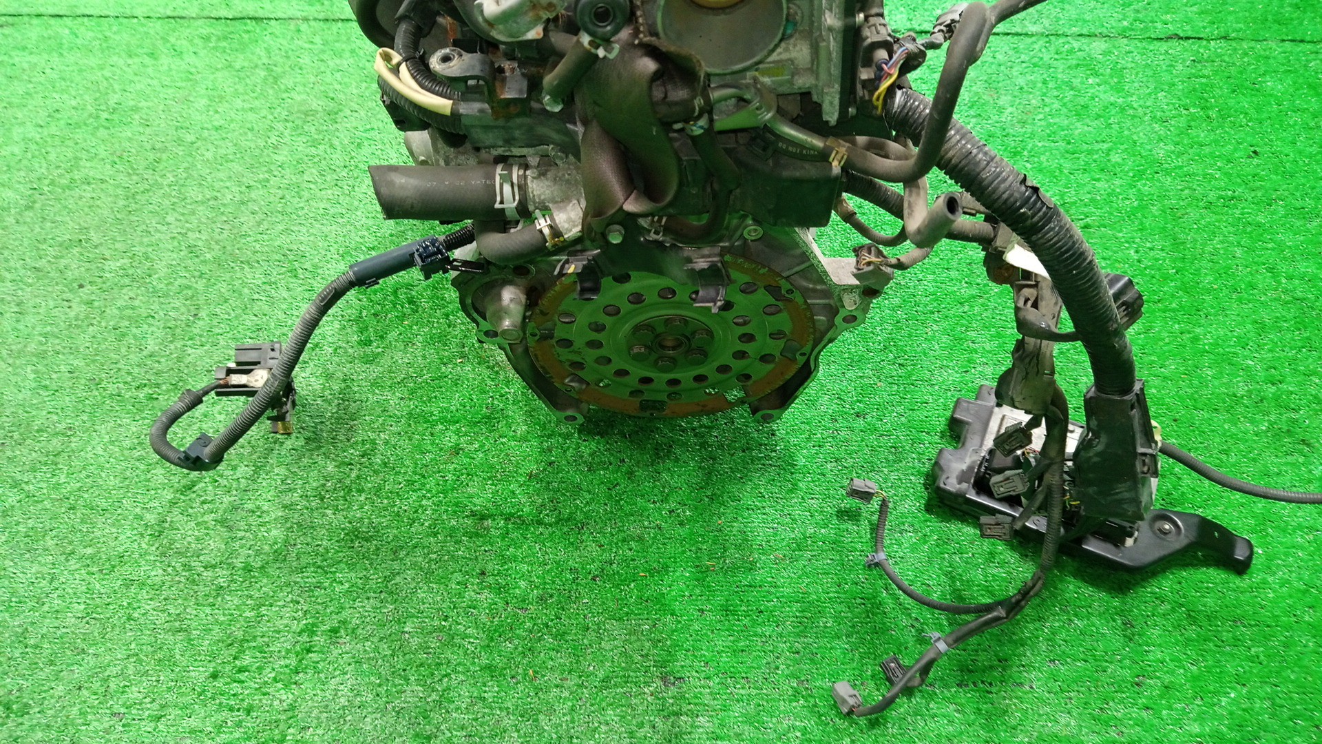 Двигатель HONDA FIT GE6 L13A 1MOD 5 ракурс