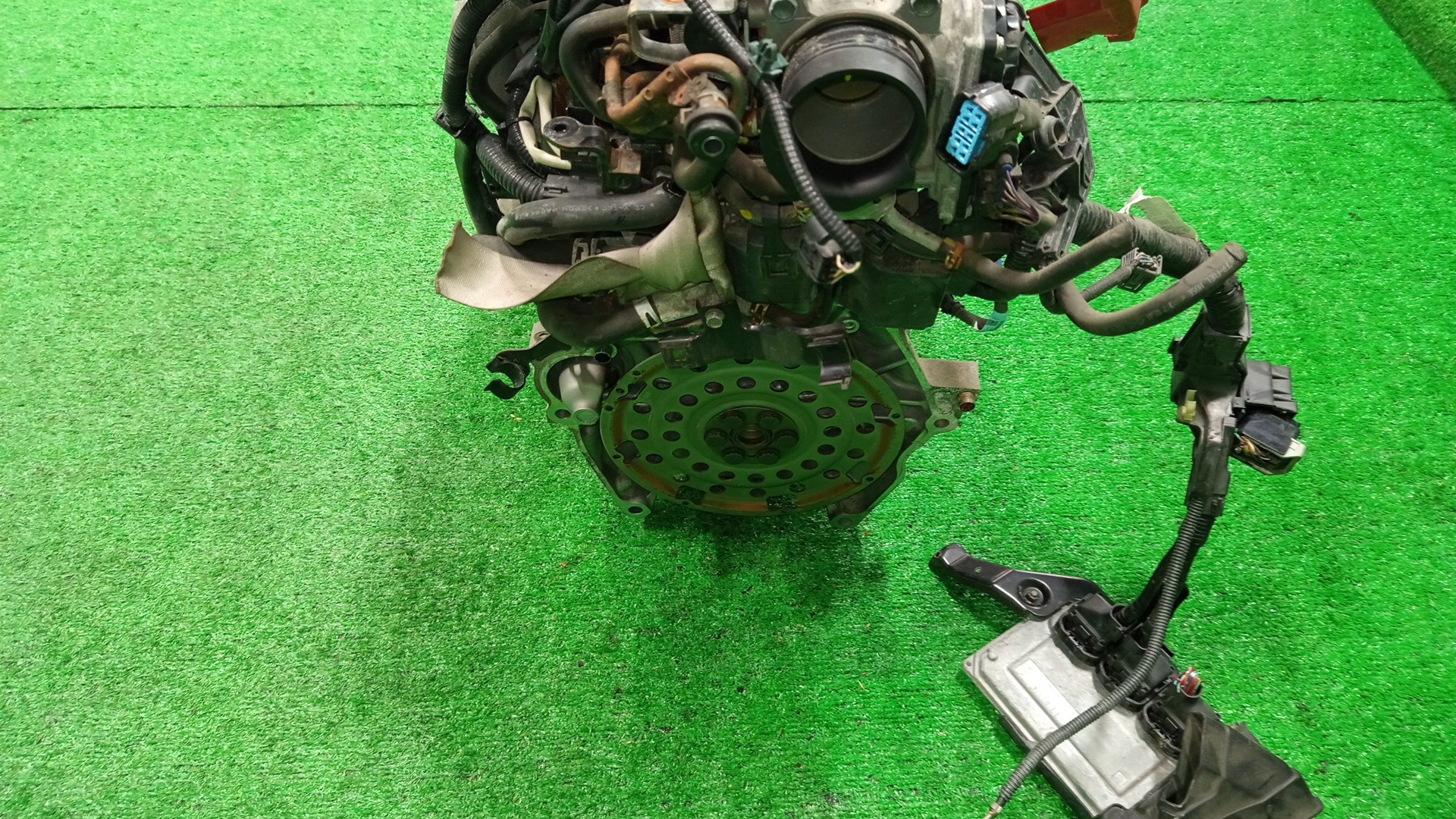 Двигатель HONDA FIT GE6 L13A 2MOD 5 ракурс