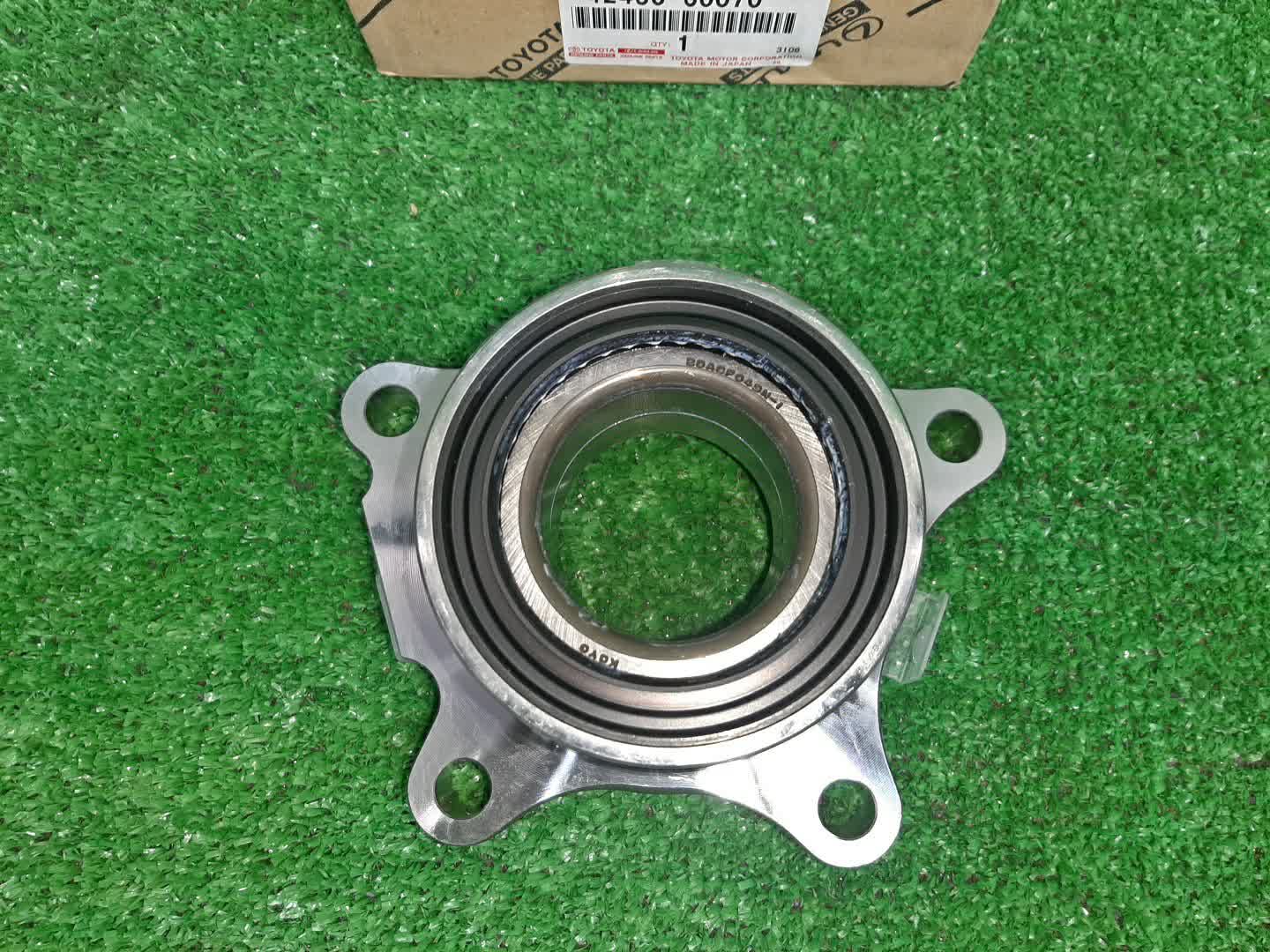 Подшипник ступицы задний TOYOTA LAND CRUISER VDJ200 42450-60070 2 ракурс