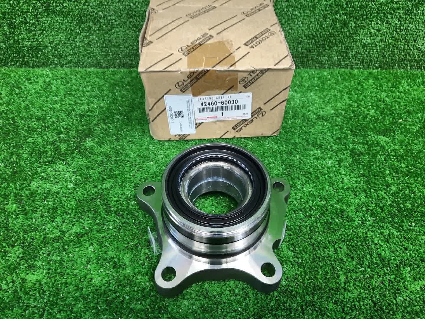 Подшипник ступицы левый задний TOYOTA LAND CRUISER VDJ200 42460-60030 1 ракурс