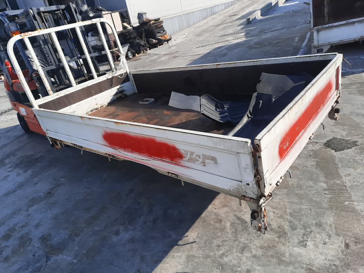 Кузов грузовой TOYOTA DYNA XZU304 N04C 504 3 ракурс