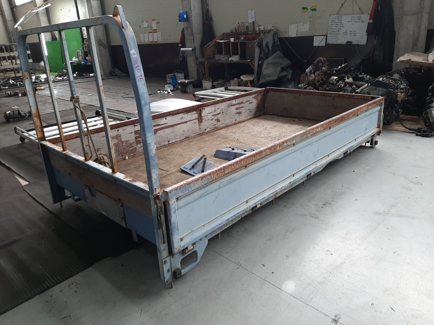 Кузов грузовой NISSAN ATLAS H4F23 649 2 ракурс