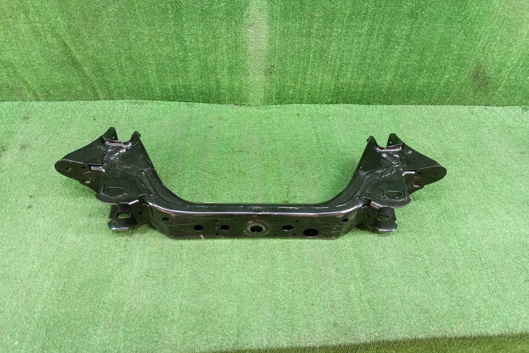 Подрамник TOYOTA HILUX GUN125 51202-KK010 4 ракурс Подрамник TOYOTA HILUX GUN125 51202-KK010 4 ракурс