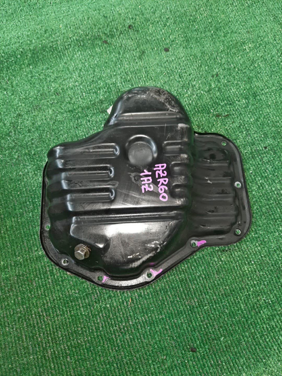 Поддон кпп TOYOTA VOXY AZR60G 1AZ-FSE 2 ракурс