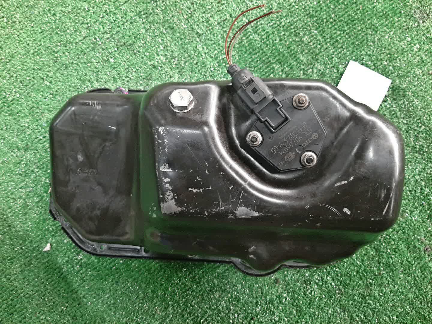 Поддон кпп VOLKSWAGEN GOLF 5K1 CBZB 03C907660M 2 ракурс