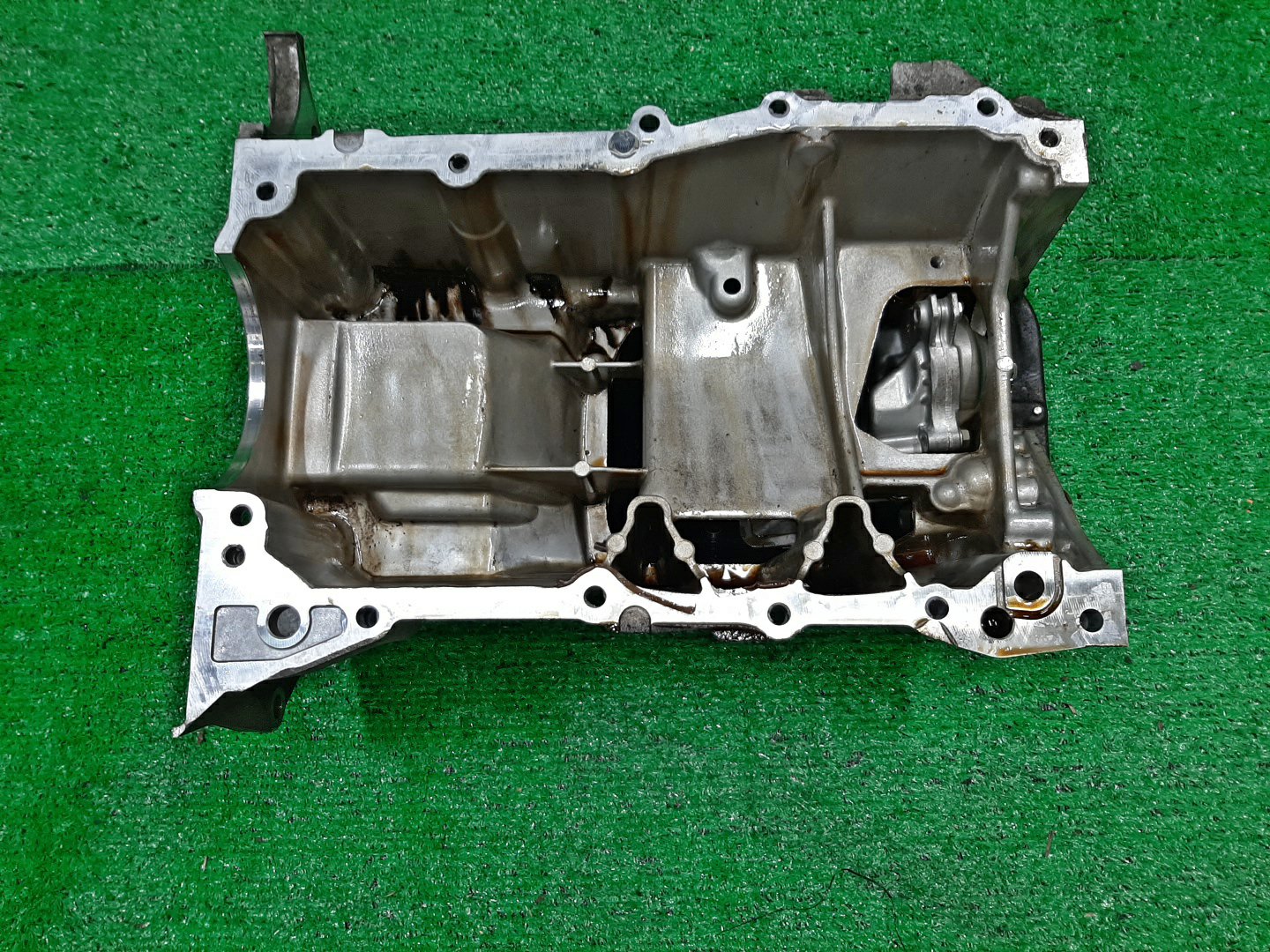 Поддон кпп TOYOTA NOAH ZRR70G 3ZR-FAE 1 ракурс