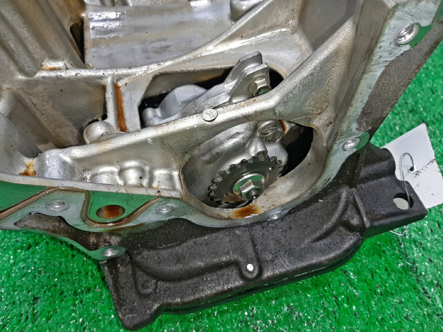Поддон кпп TOYOTA NOAH ZRR70G 3ZR-FAE 2 ракурс