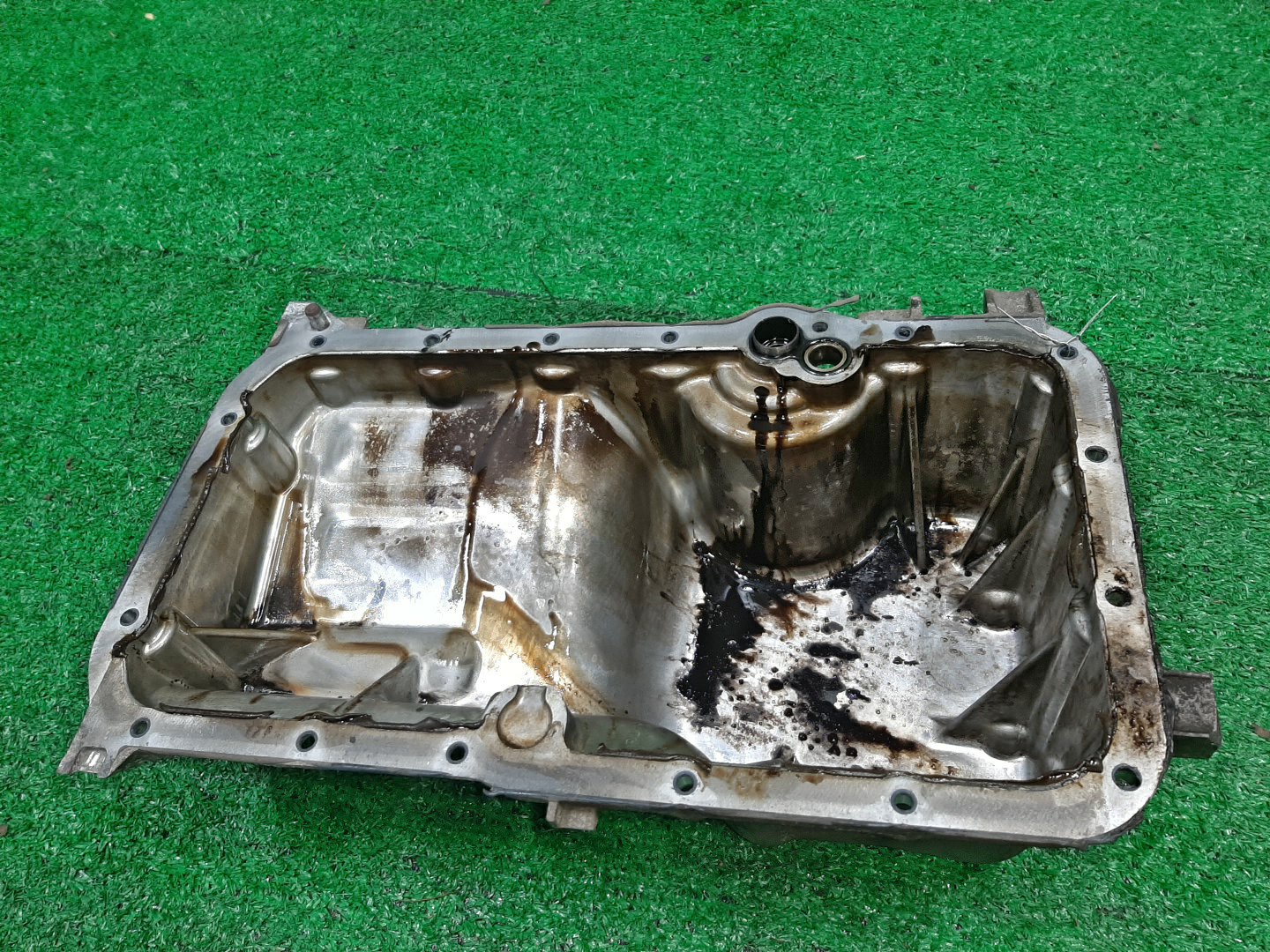 Поддон кпп SUZUKI IGNIS FF21S K12C 2 ракурс