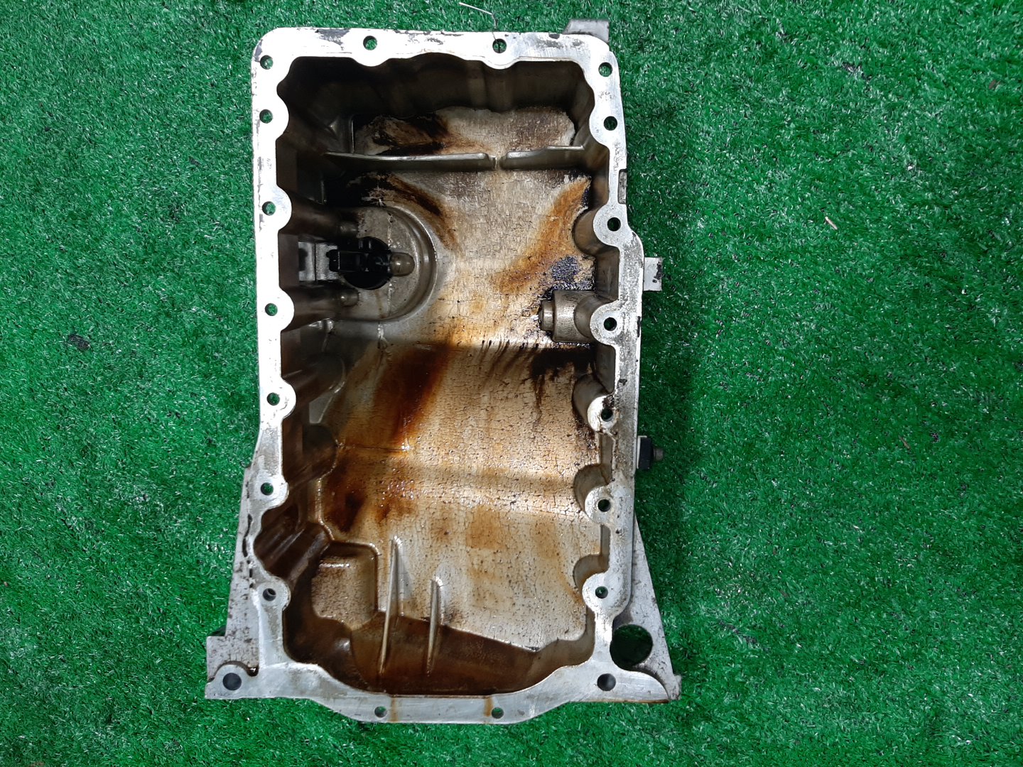 Поддон кпп AUDI A4 8EC ALT 1 ракурс Поддон кпп AUDI A4 8EC ALT 1 ракурс