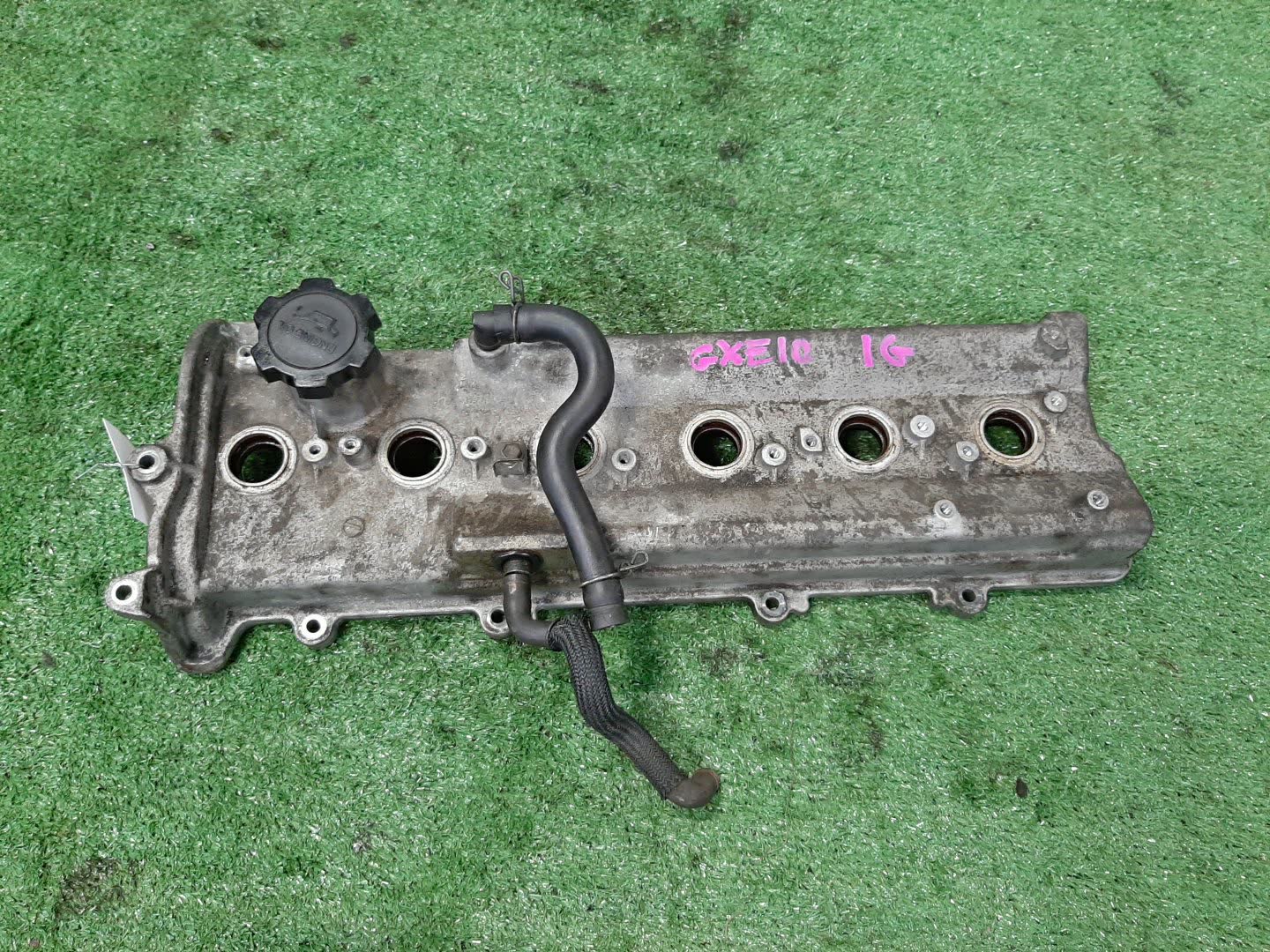Крышка клапанная TOYOTA ALTEZZA GXE10 1G-FE 1 ракурс