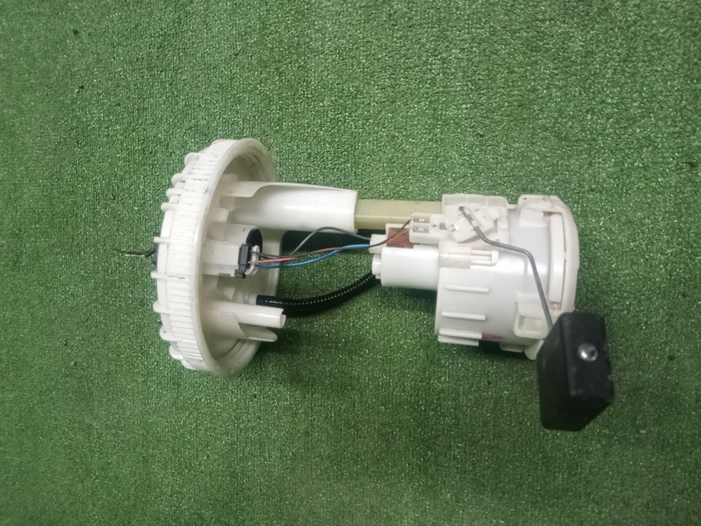 Насос воздушный DAIHATSU ROCKY A200S 1KR-VET 23210-B1151 1 ракурс
