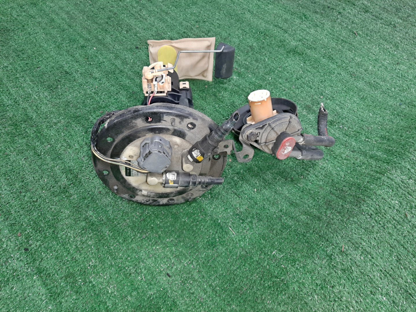 Насос воздушный HONDA S2000 AP1 F20C 17708-S2A-031 2 ракурс