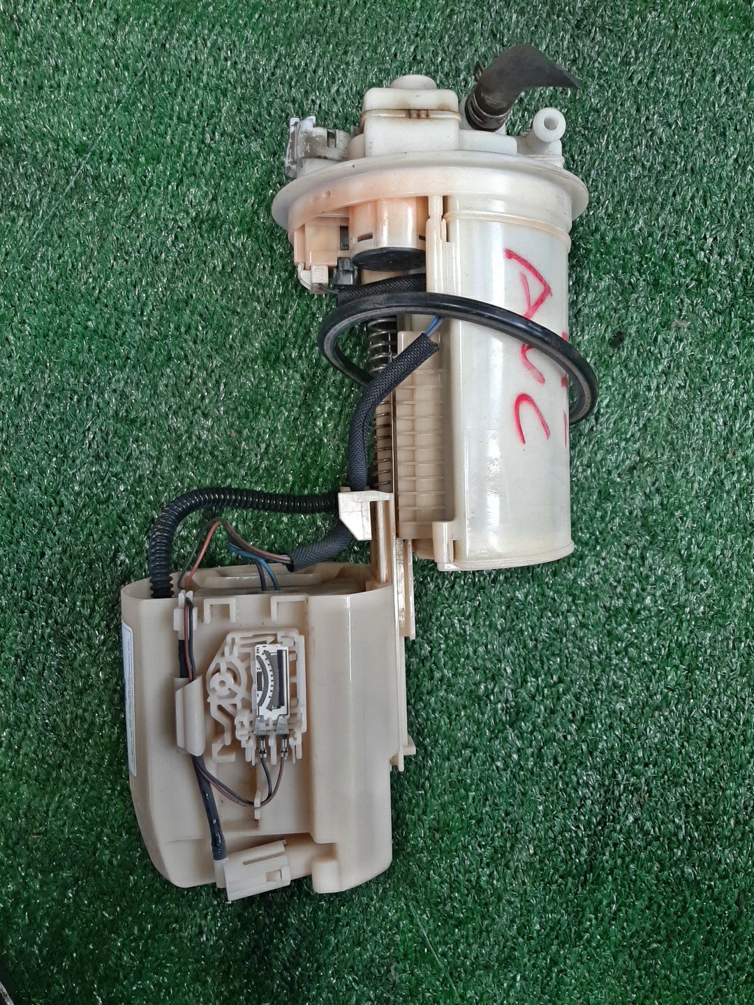 Насос воздушный TOYOTA COROLLA  AXIO ZRE142 2ZR-FE 77020-12660 1 ракурс