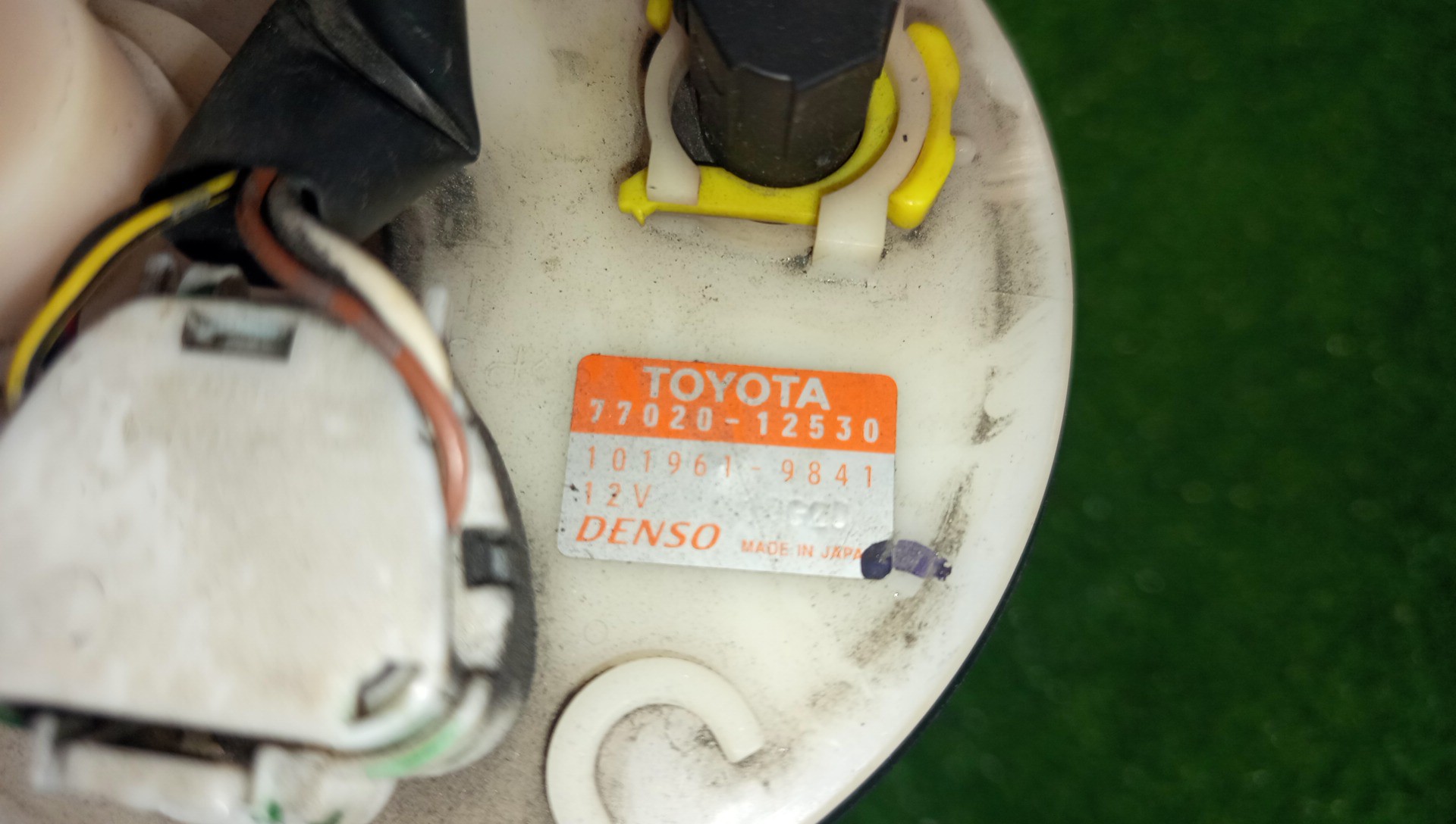 Насос воздушный TOYOTA COROLLA ZZE122 1ZZ-FE 77020-12530 3 ракурс