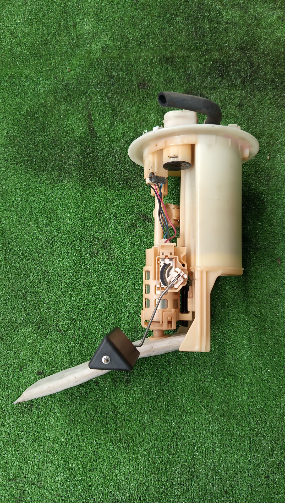 Насос воздушный TOYOTA RACTIS NCP120 1NZ-FE 77704-52110 1 ракурс