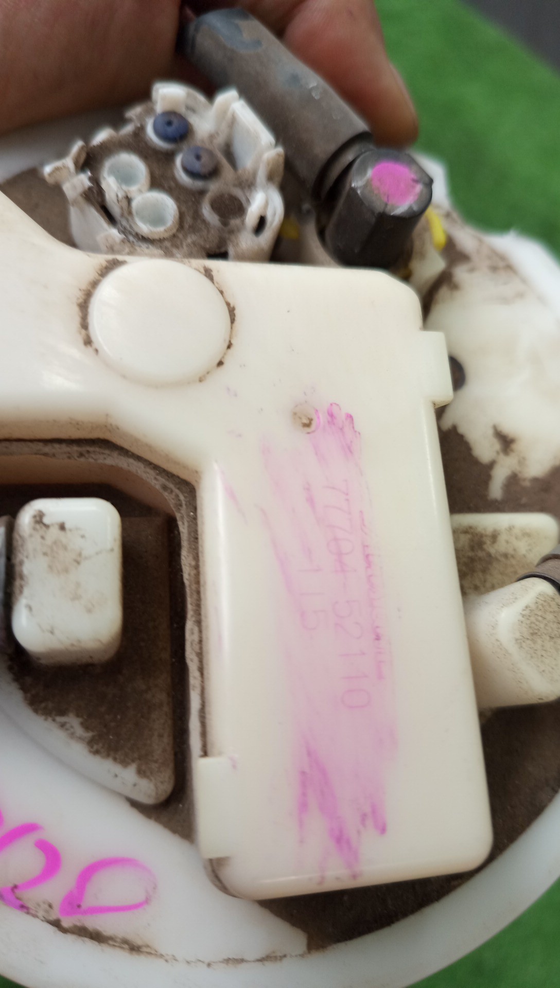Насос воздушный TOYOTA RACTIS NCP120 1NZ-FE 77704-52110 3 ракурс