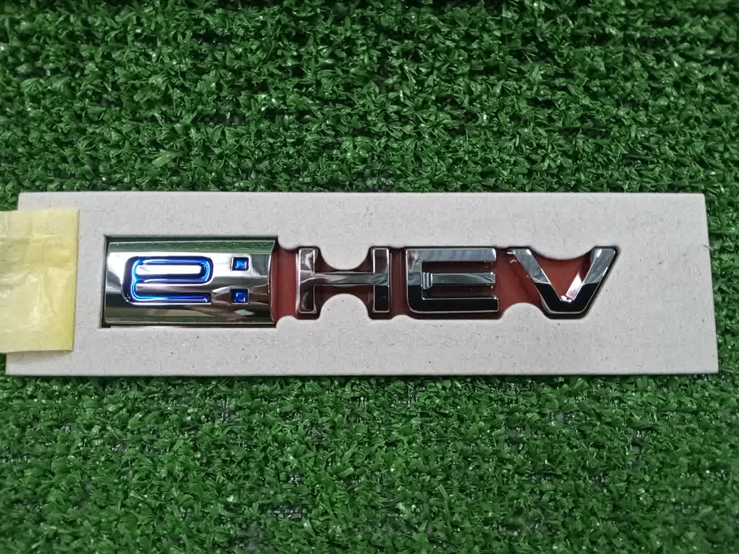 Эмблема HONDA VEZEL RV6 75723-TZA-J01 1 ракурс
