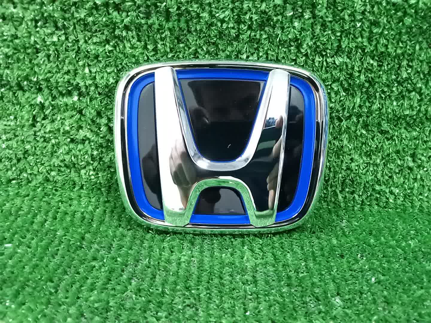 Эмблема HONDA VEZEL RV6 75701-TWA-A00 1 ракурс