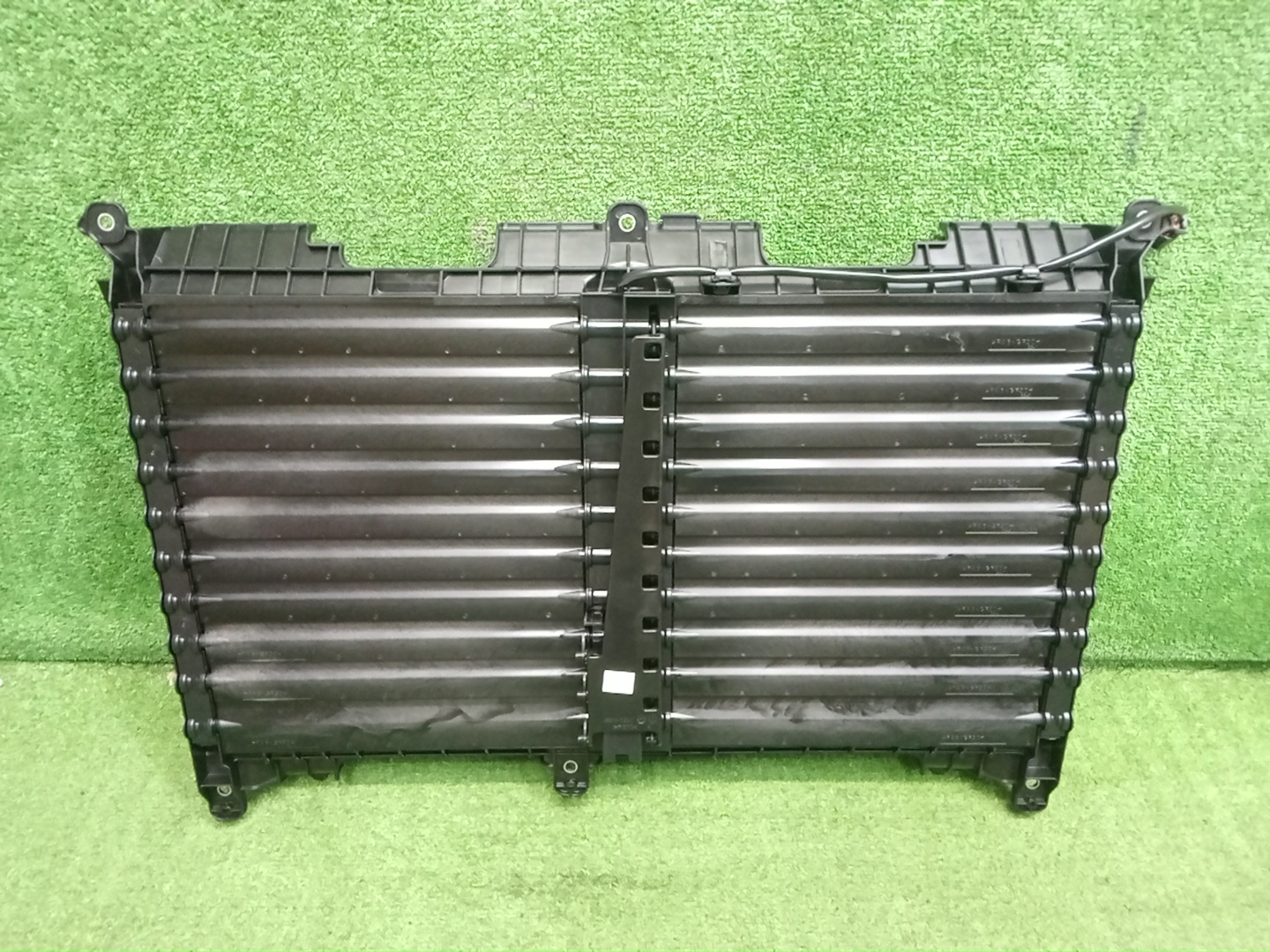 Диффузор радиатора TOYOTA SEQUOIA VXKH85L V35A-FTS 53180-0C010 1 ракурс Диффузор радиатора TOYOTA SEQUOIA VXKH85L V35A-FTS 53180-0C010 1 ракурс