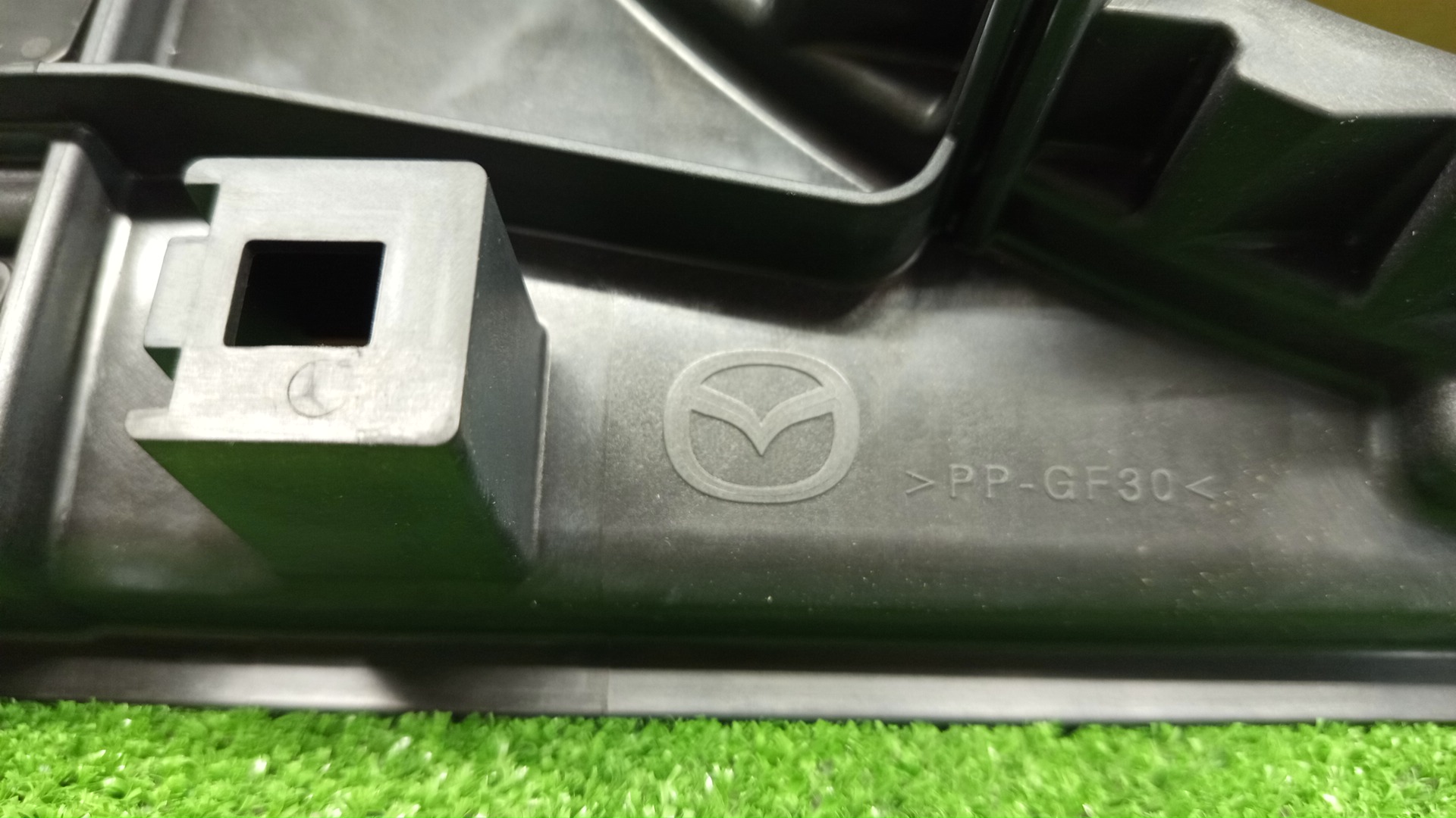 Диффузор радиатора MAZDA ROADSTER ND5RC P5-VP P51N-15-210 4 ракурс