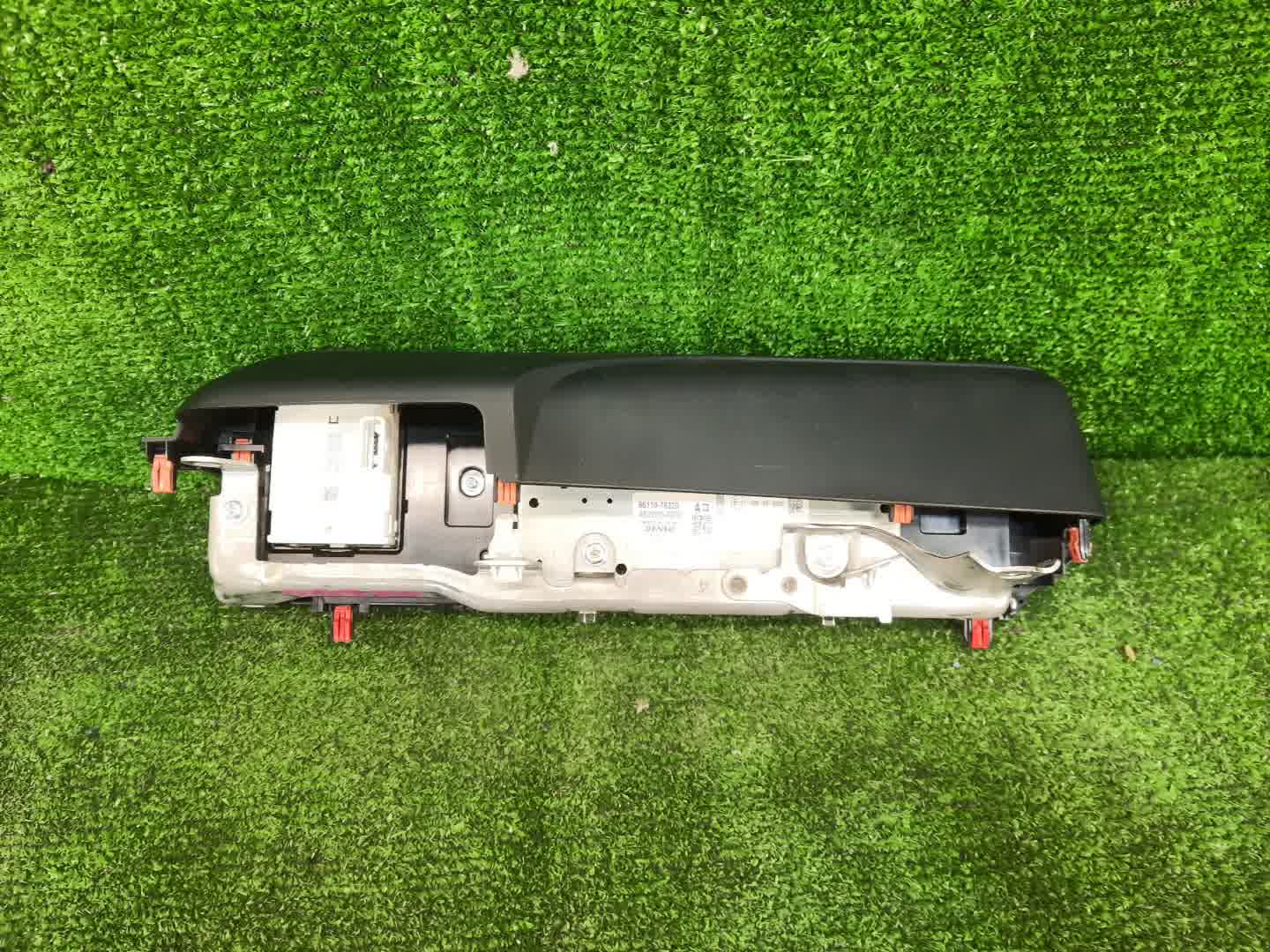 Монитор LEXUS UX300E, UX200, UX250H KMA10, MZAA10, MZAH10 86110-76220 2 ракурс