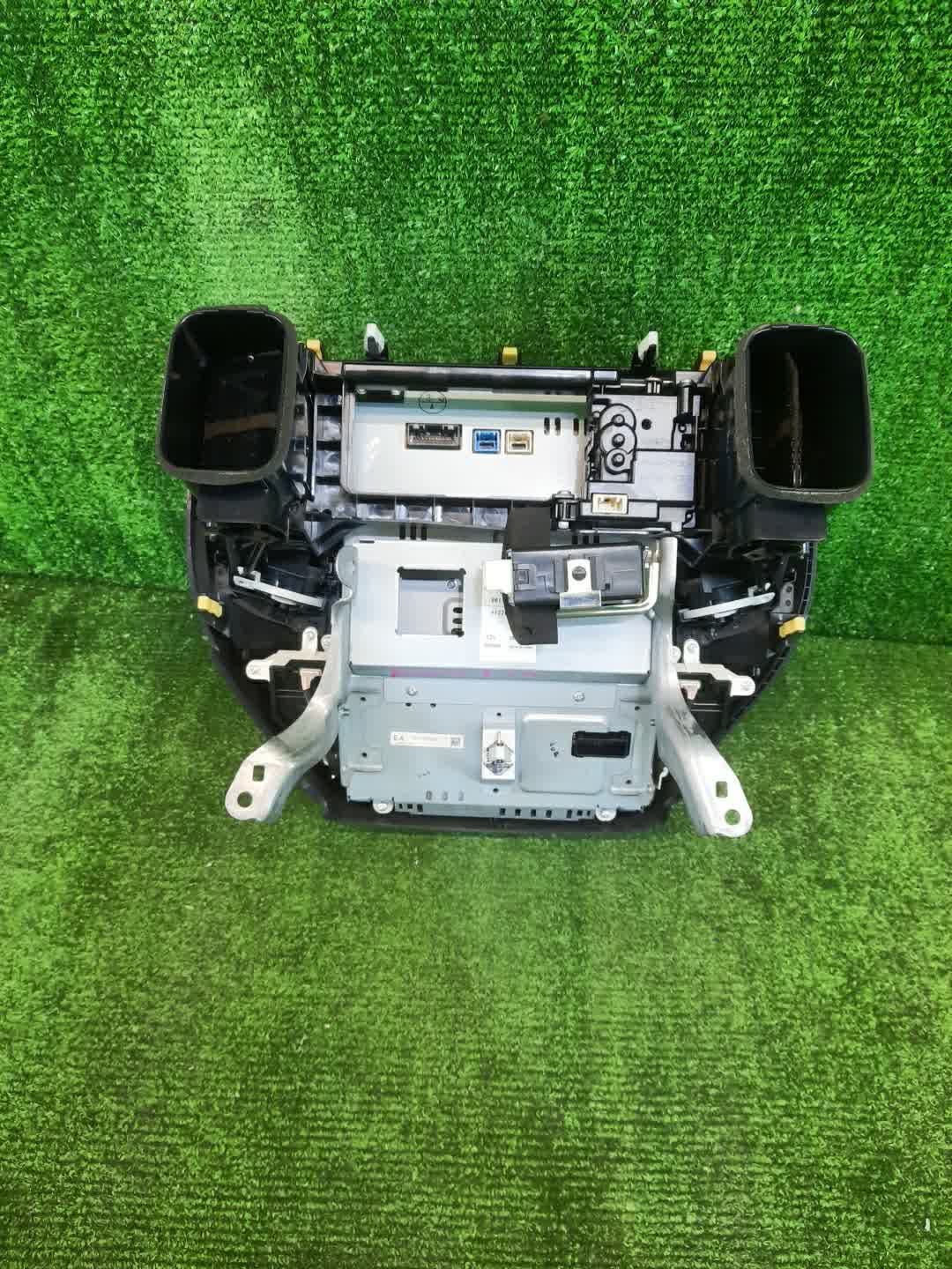 Монитор TOYOTA CROWN AWS210 86111-30B70 3 ракурс