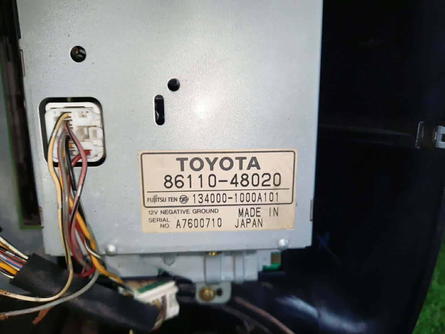 Монитор TOYOTA HARRIER MCU15W 86110-48020 3 ракурс