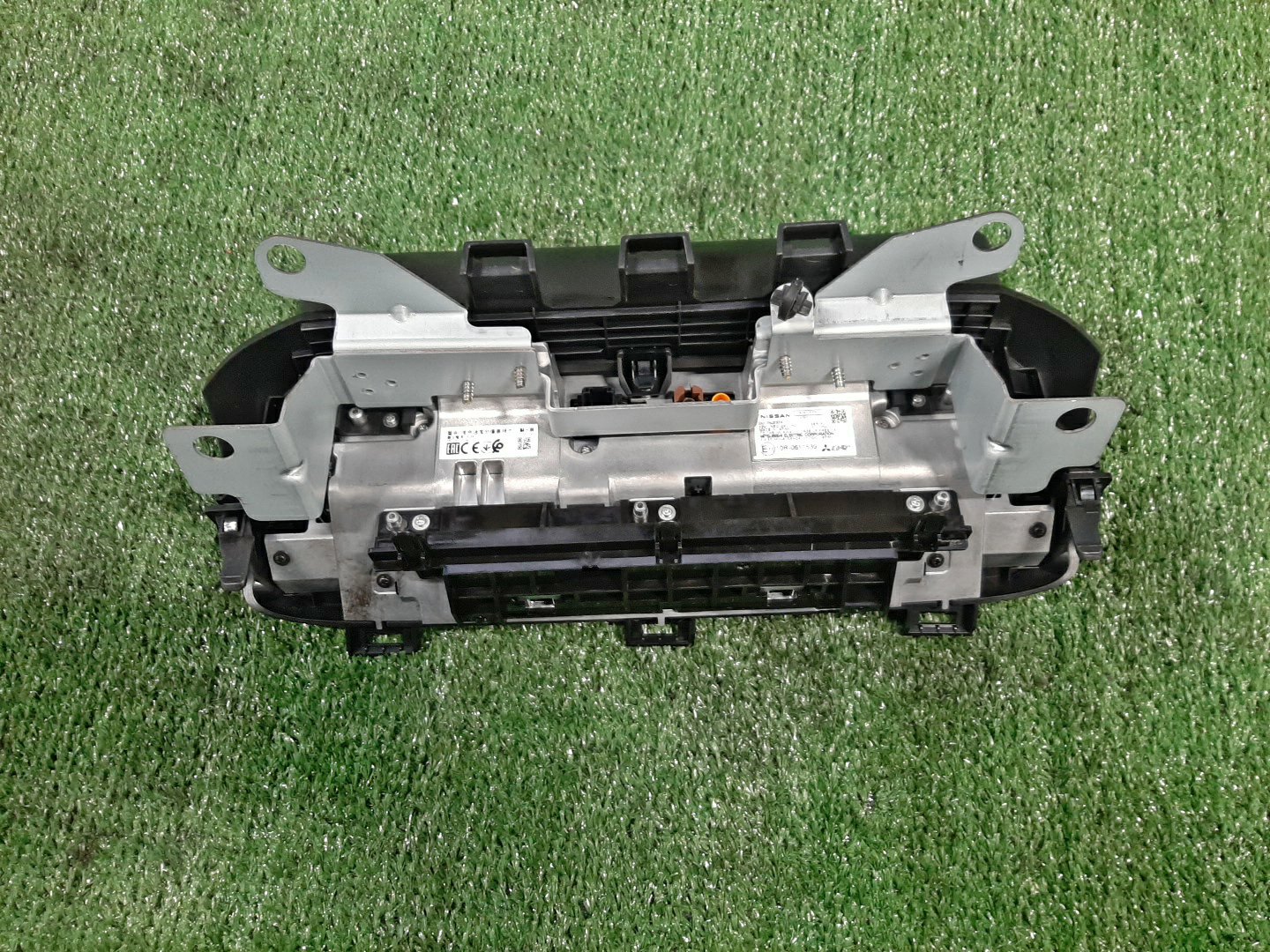 Монитор NISSAN X-TRAIL SNT33 KR15DDT 28090-6RA0C 2 ракурс