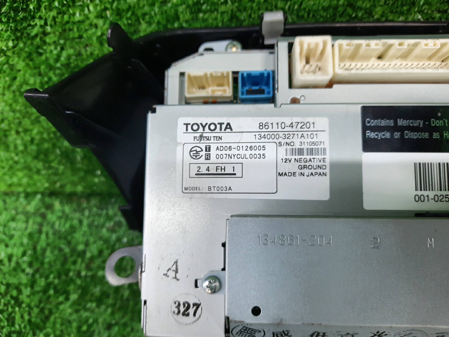 Монитор TOYOTA PRIUS NHW20 86110-47201 3 ракурс
