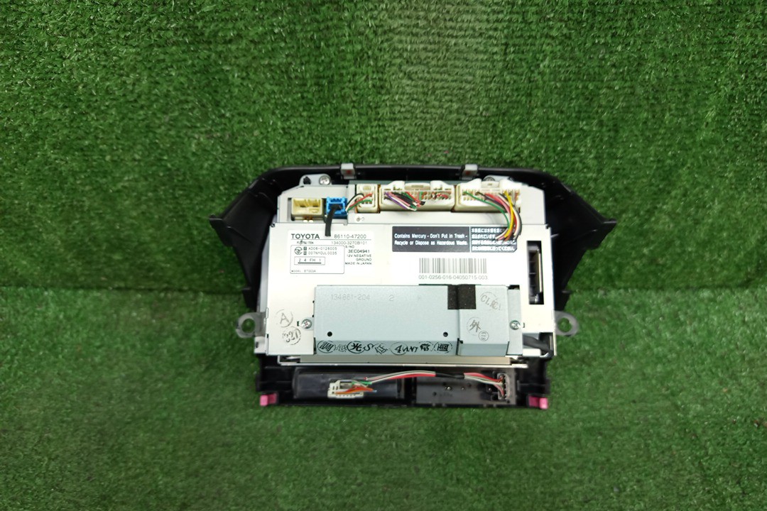 Монитор TOYOTA PRIUS NHW20 86110-47200 2 ракурс